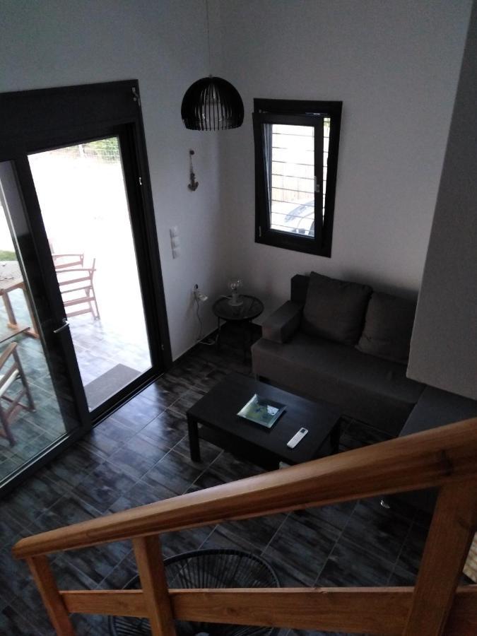 Σπίτι Με Σοφίτα Μπροστά Στη Θάλασσα Villa Trápeza Kültér fotó