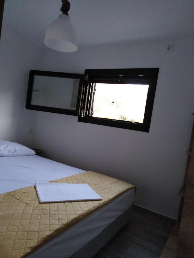 Σπίτι Με Σοφίτα Μπροστά Στη Θάλασσα Villa Trápeza Kültér fotó