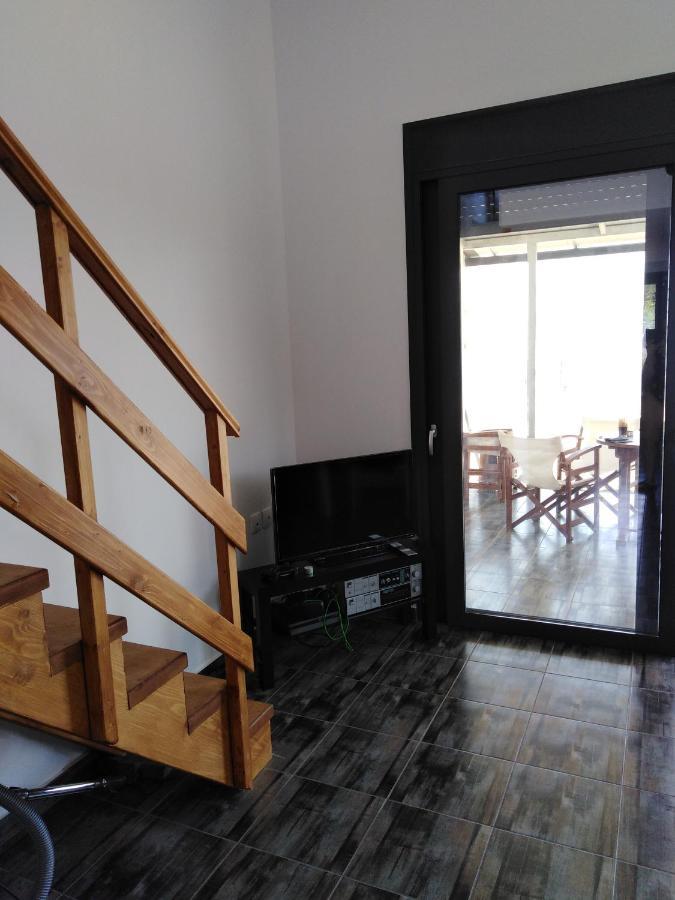 Σπίτι Με Σοφίτα Μπροστά Στη Θάλασσα Villa Trápeza Kültér fotó